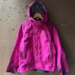 2016 Arc’teryx Beta AR Size L